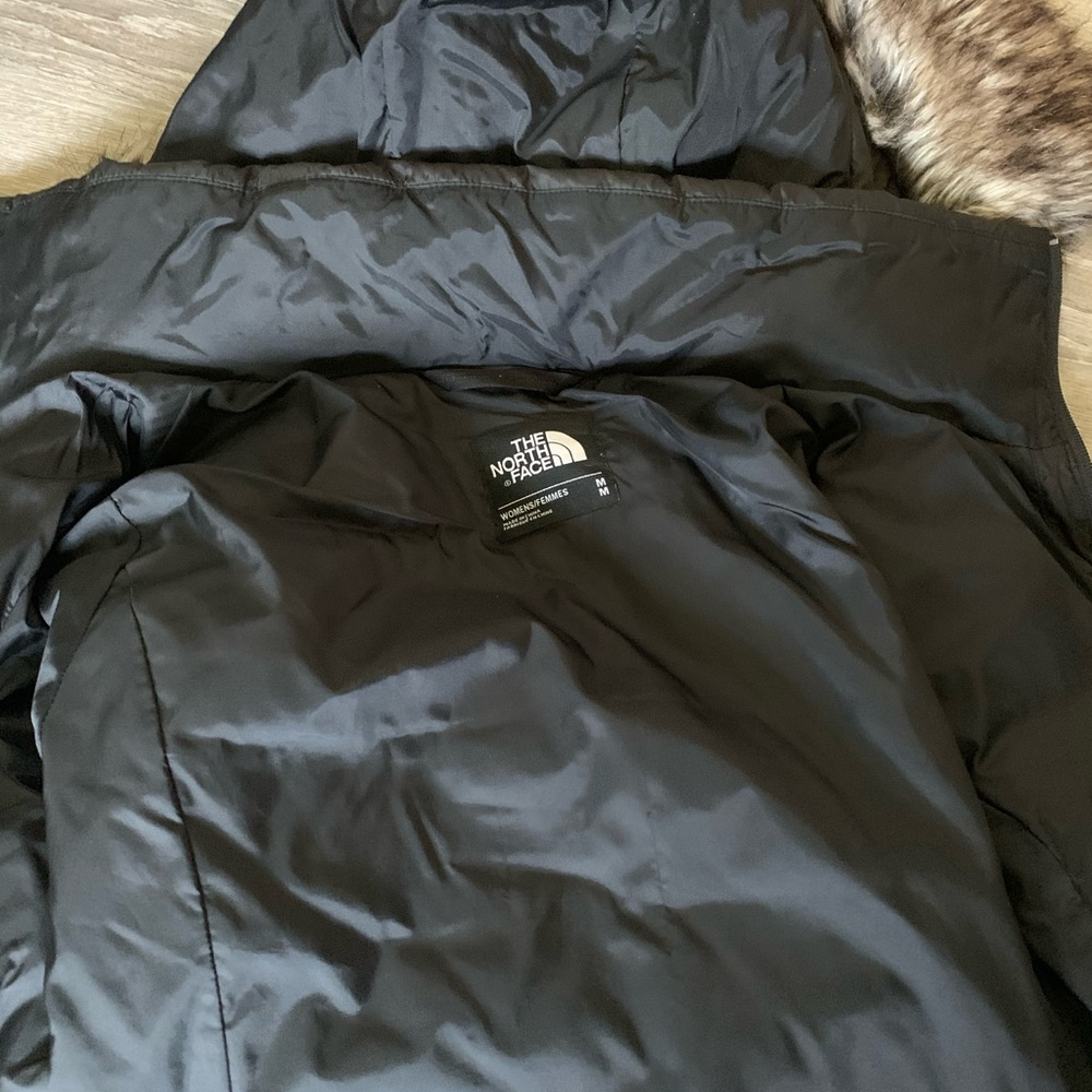 Black North Face Puffy Jacket!
